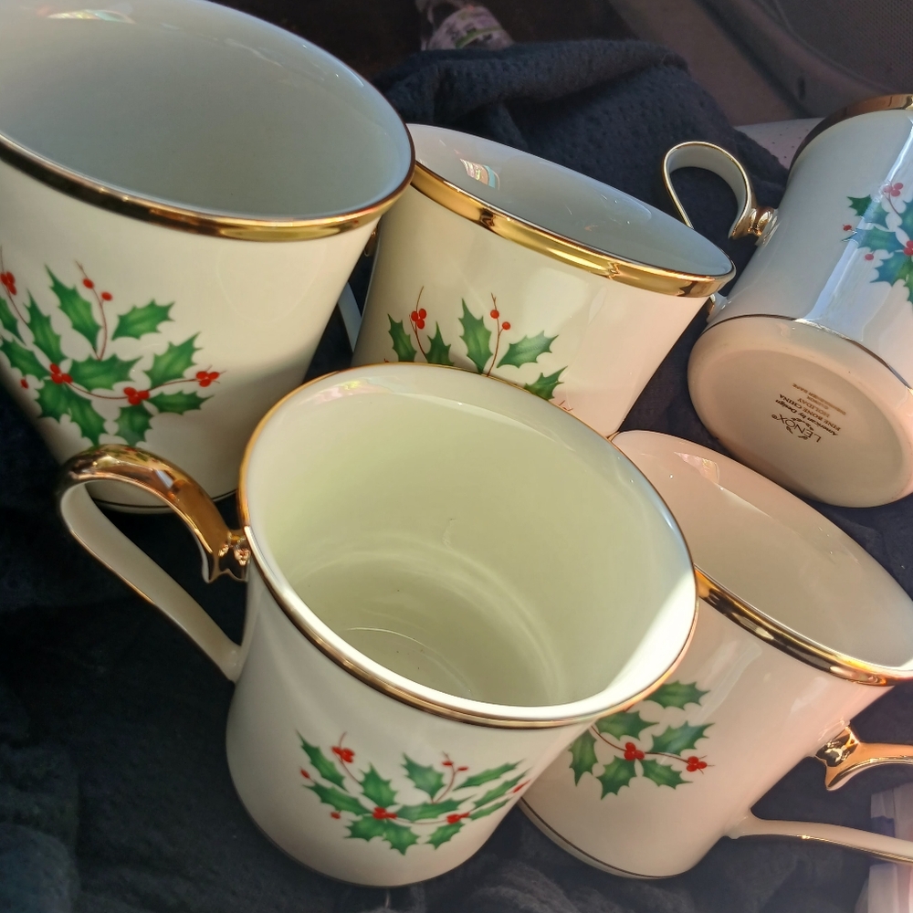 Lenox Porcelain 24k gold Christmas mugs